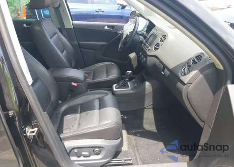 2017 Volkswagen Tiguan 2.0T Sport from USA, damaged, VIN WVGUV7AX2HK012105